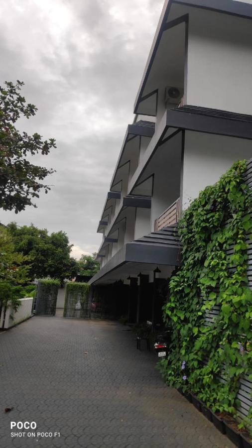 Emperor-Hotel Rachana Continental Pvt Ltd Kizhake Chālakudi 外观 照片