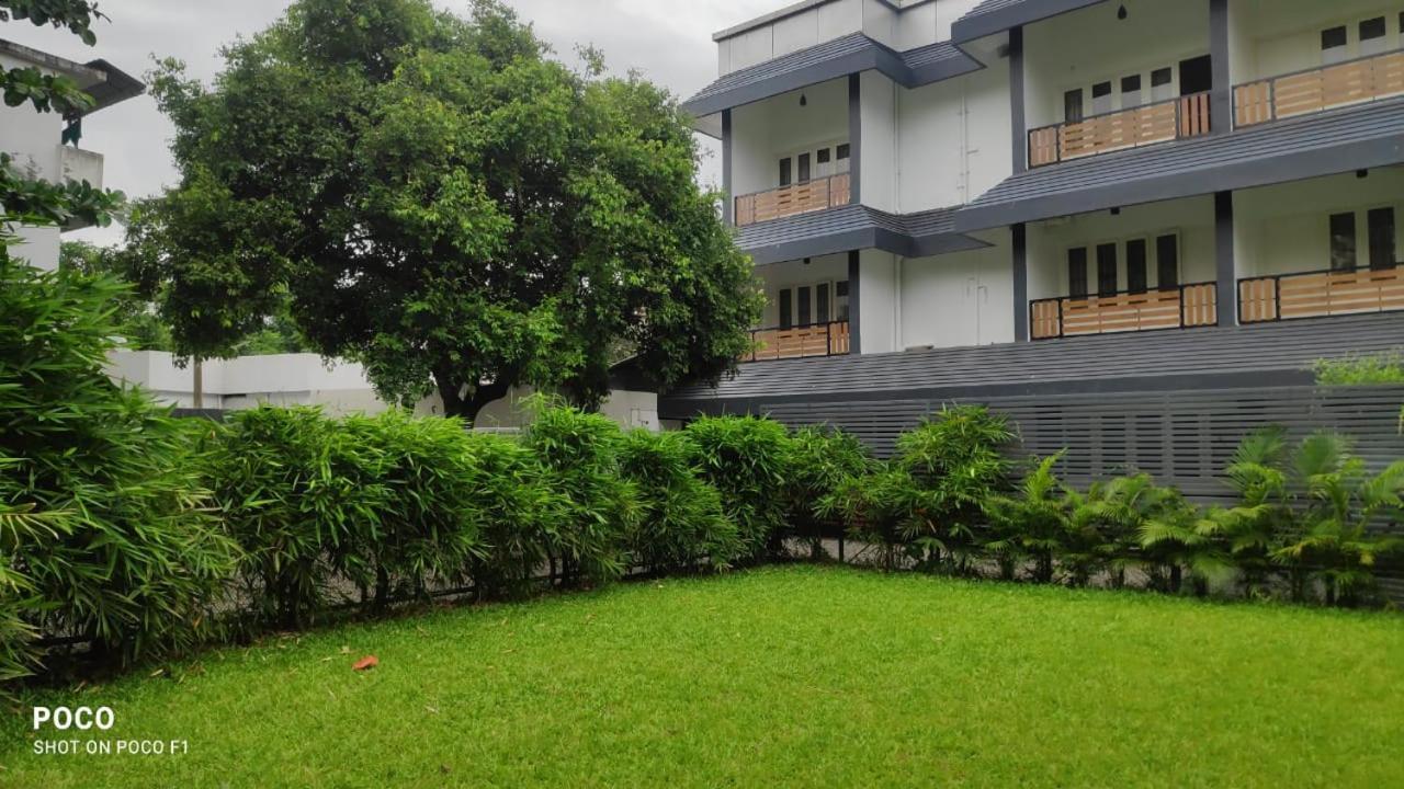 Emperor-Hotel Rachana Continental Pvt Ltd Kizhake Chālakudi 外观 照片