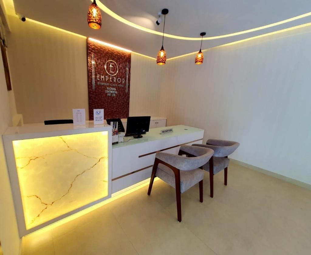 Emperor-Hotel Rachana Continental Pvt Ltd Kizhake Chālakudi 外观 照片