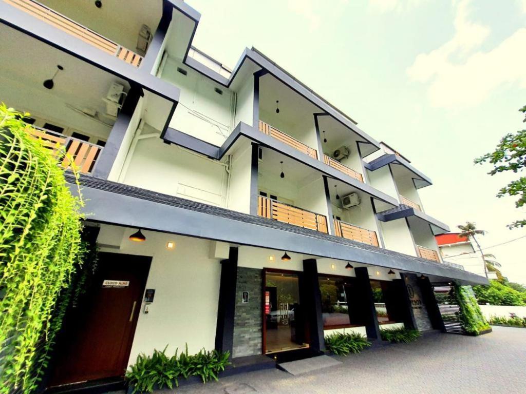 Emperor-Hotel Rachana Continental Pvt Ltd Kizhake Chālakudi 外观 照片