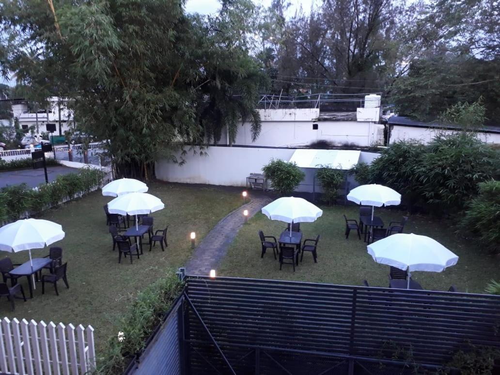 Emperor-Hotel Rachana Continental Pvt Ltd Kizhake Chālakudi 外观 照片