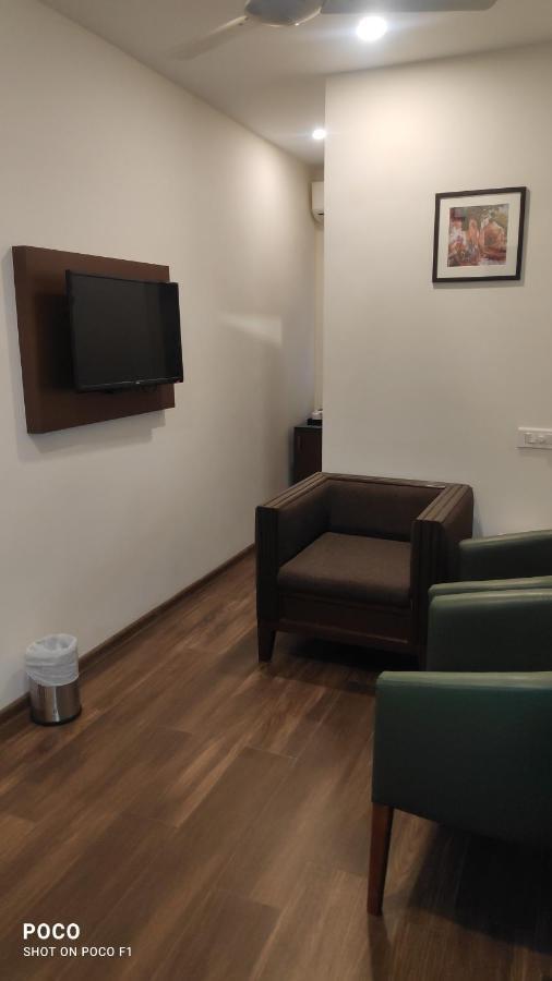 Emperor-Hotel Rachana Continental Pvt Ltd Kizhake Chālakudi 外观 照片