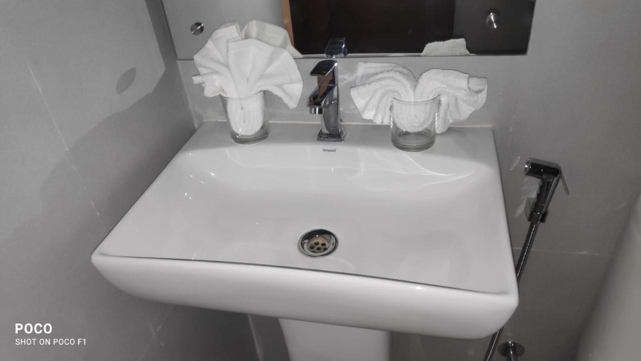 Emperor-Hotel Rachana Continental Pvt Ltd Kizhake Chālakudi 外观 照片